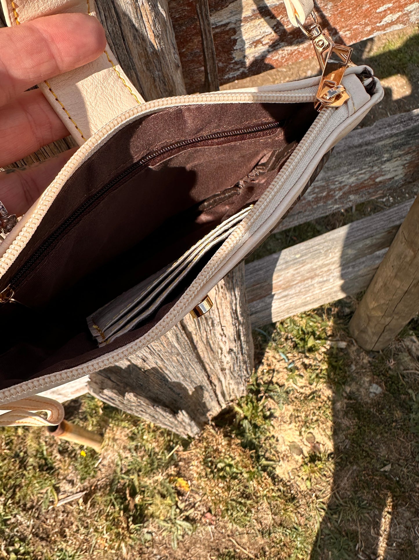 BB’s Country - Tooled Handbag