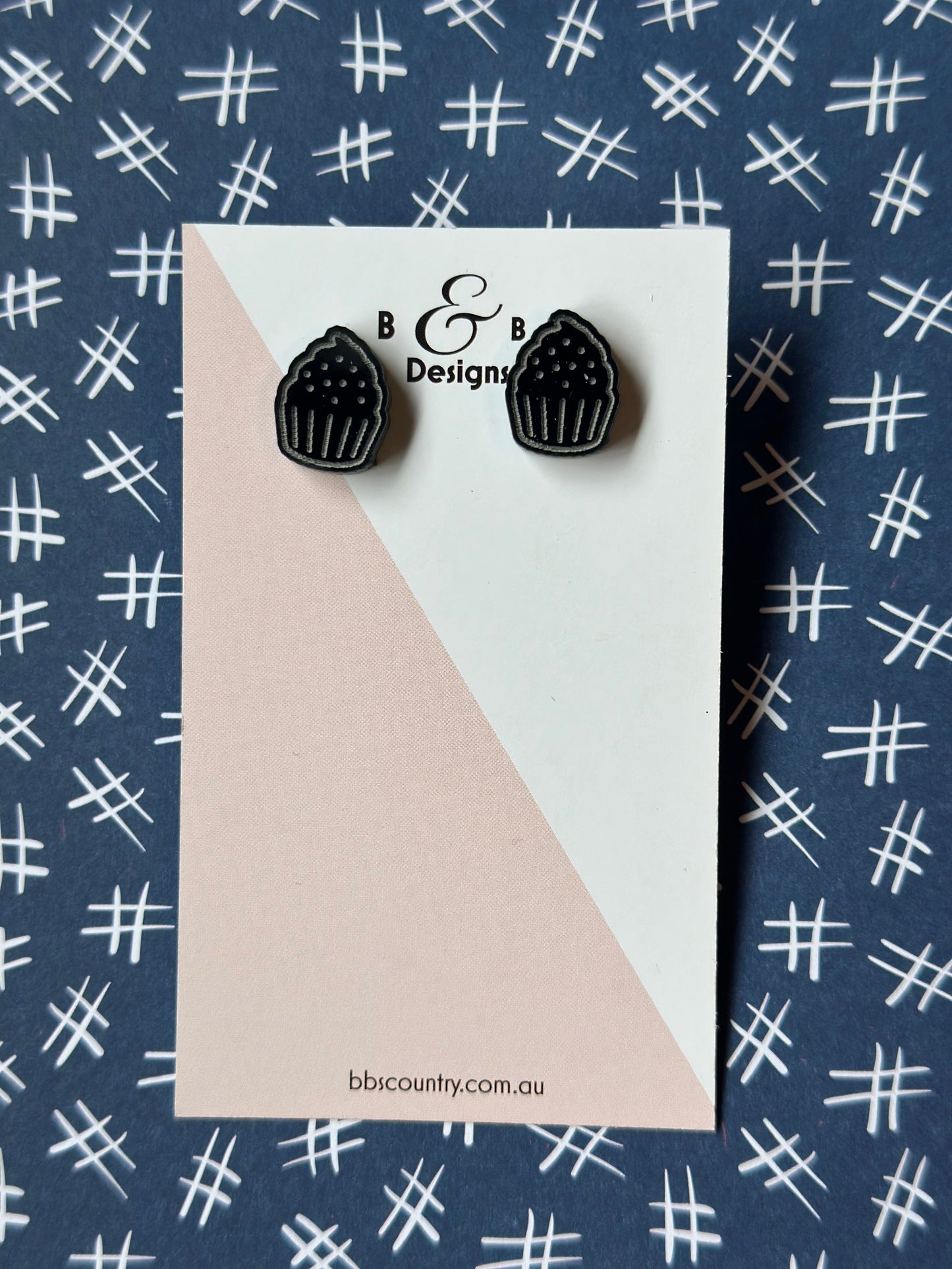 * NEW STYLE* BB’s Country Cup Cake Stud