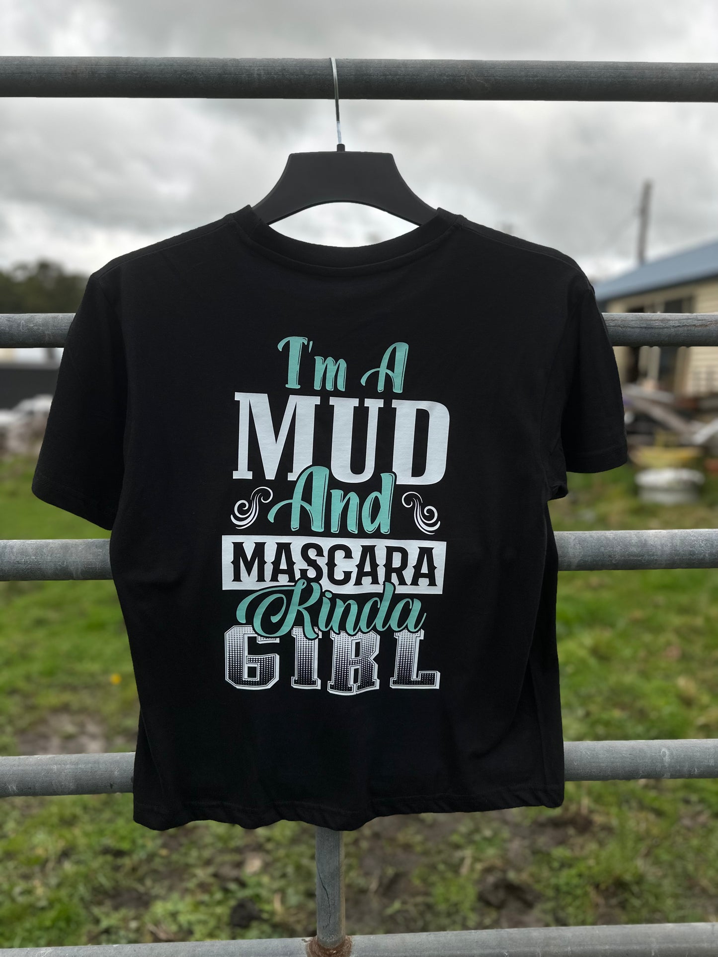 BB’s Country - I’m A Mud & Mascara Kinda Girl Tee - Unisex Loose Fit Aqua  & White