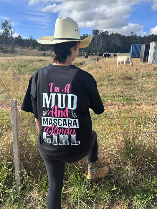 BB’s Country - I’m A Mud & Mascara Kinda Girl Tee - Unisex Loose Fit Pink & White