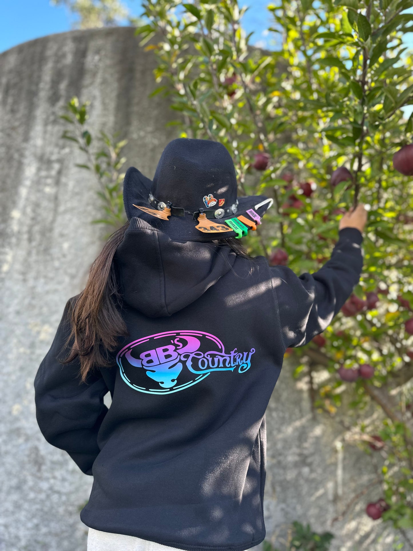 BB’s Country -Kid's Hoodie With Gradient Logo