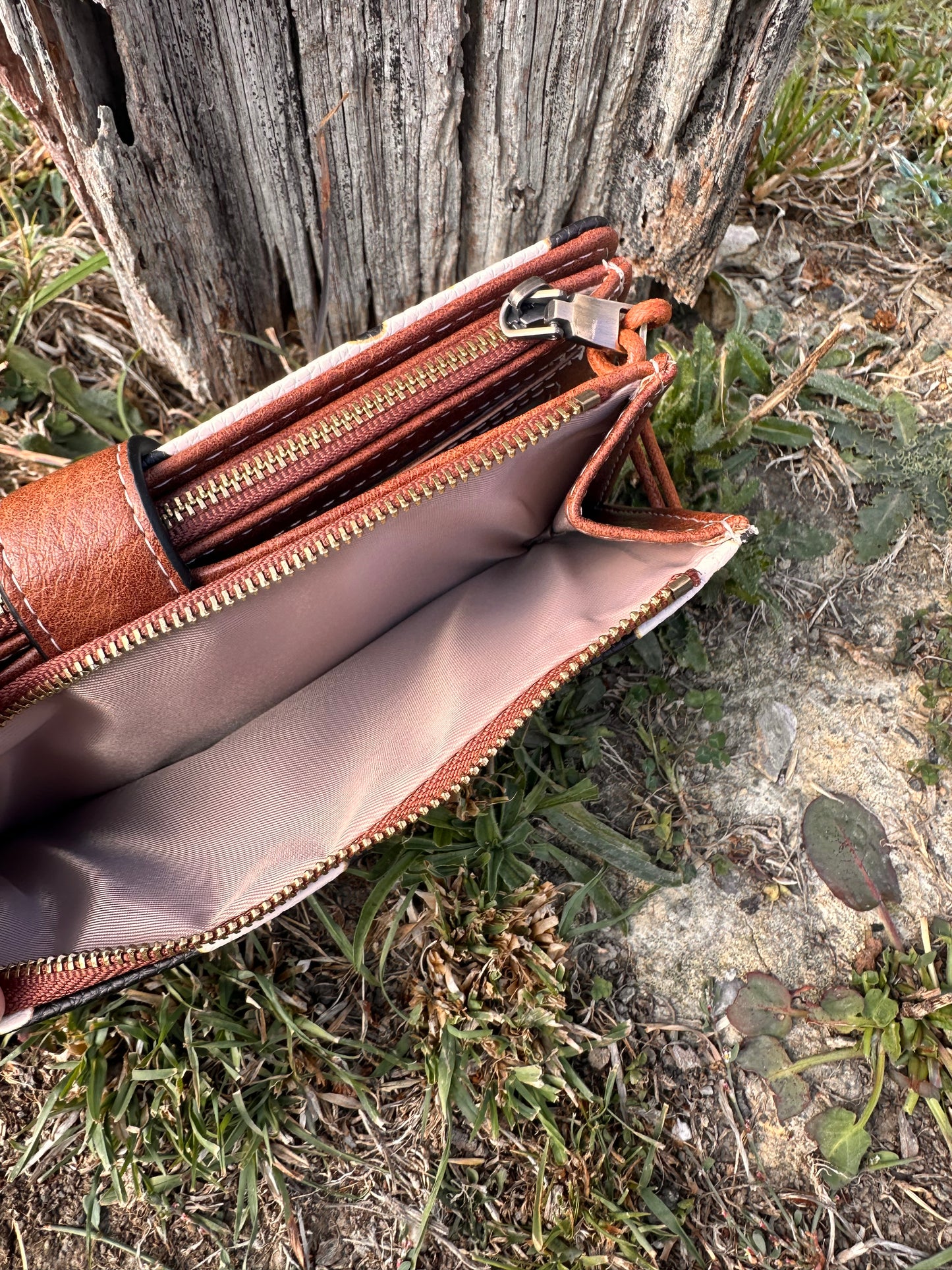 BB’s Country - Ladies Wallet Cow Print