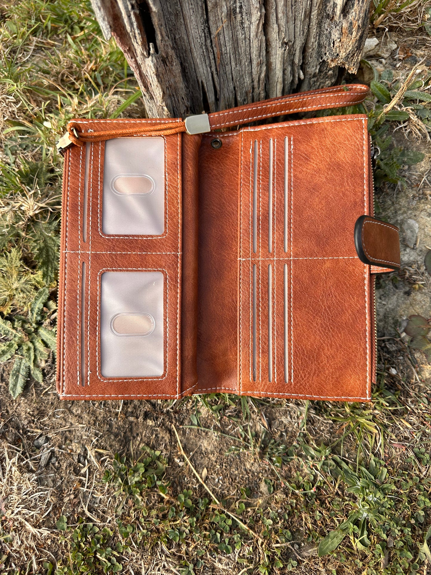 BB’s Country - Ladies Wallet Cow Print