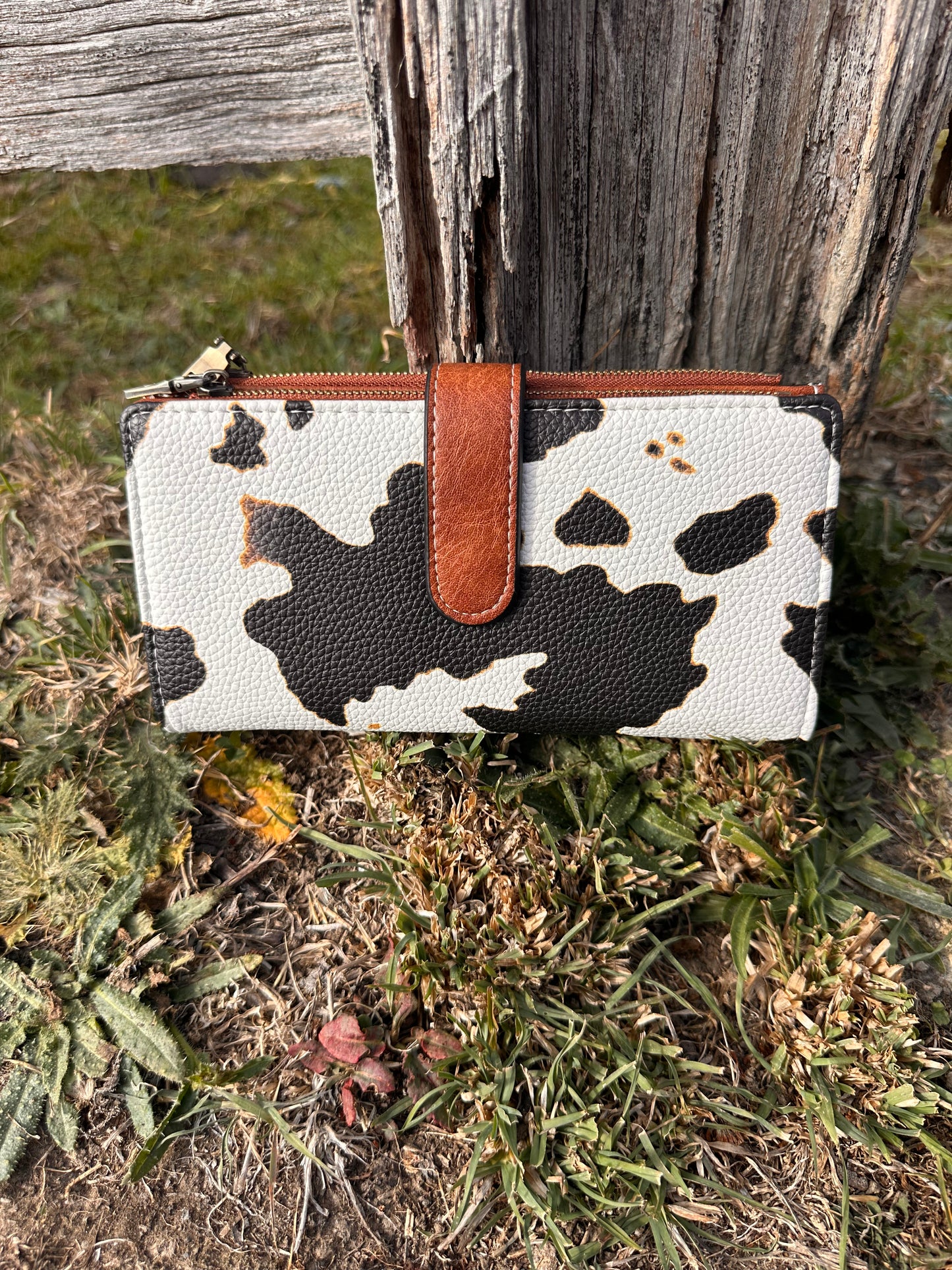 BB’s Country - Ladies Wallet Cow Print