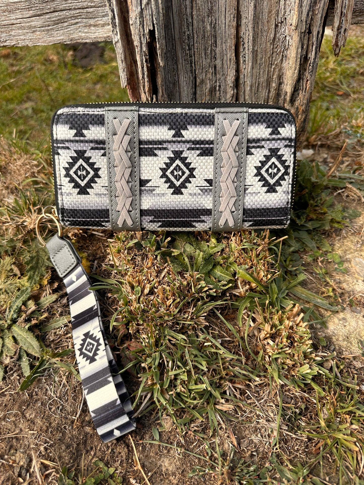 BB’s Country - Ladies Wallet Western Aztec